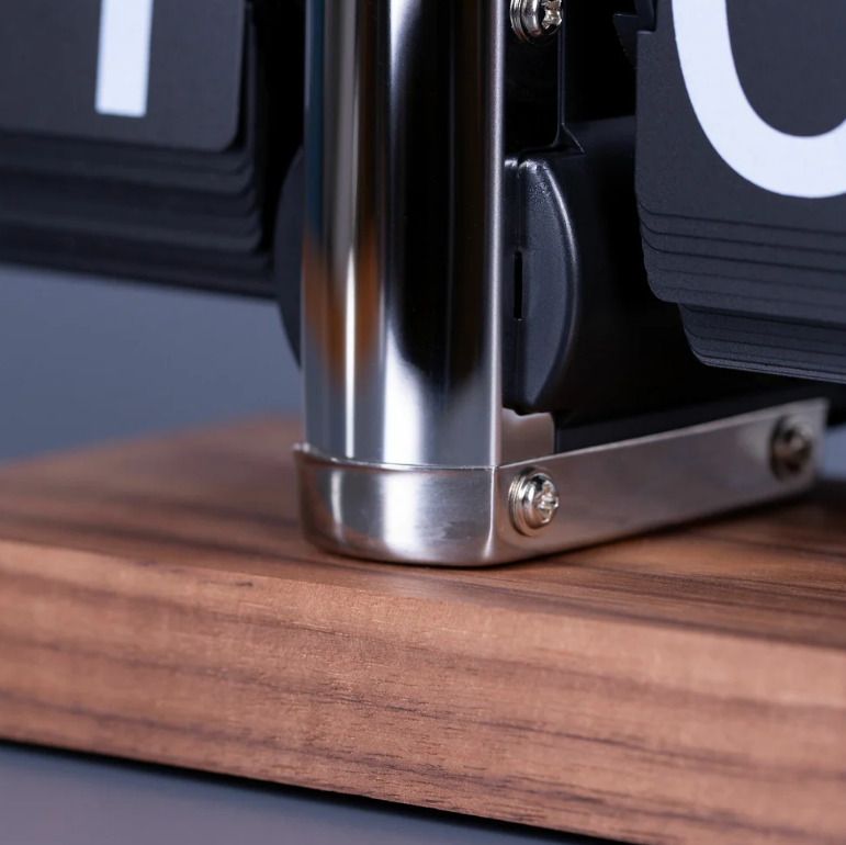 FlipClock Saat – Zamanın Estetik Akışı