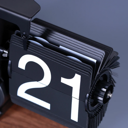 FlipClock Saat – Zamanın Estetik Akışı